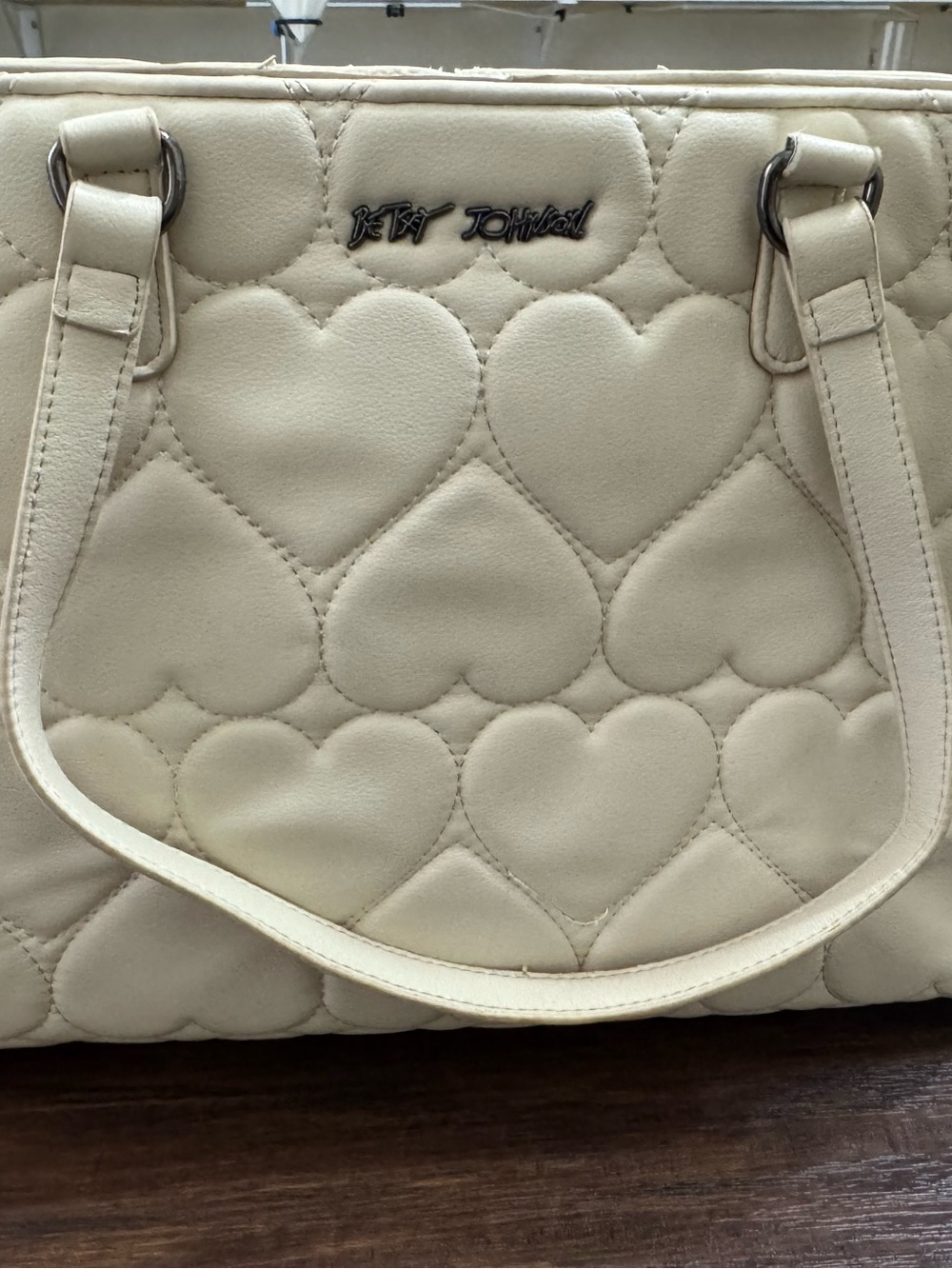 Betsey Johnson cream quilted purse (see all pics /description)